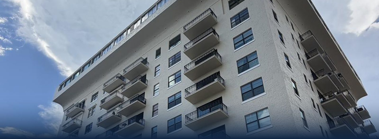 Bayshore Royal high-rise condominium in Tampa after exterior repaint